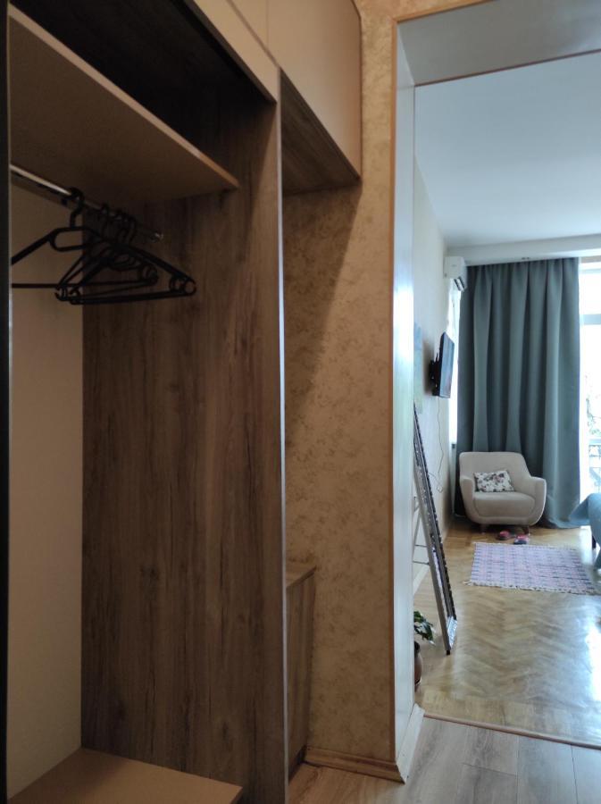 Tranquil Apartment In Vake Tbilisi Exterior photo